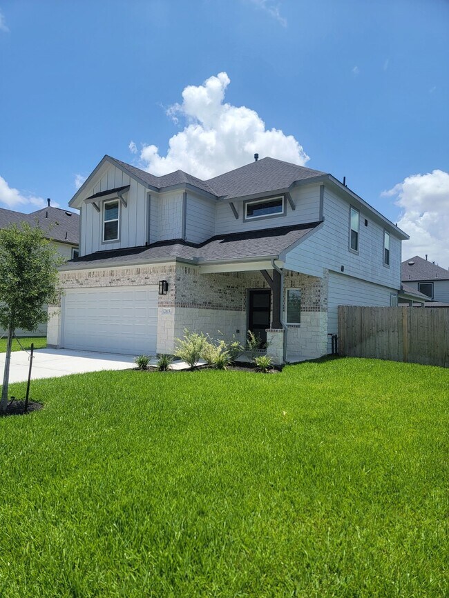 Building Photo - 2615 Village Side Trl