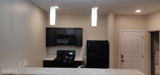 Building Photo - 1 br, 1 bath Apartment - 482 Marion Road 434