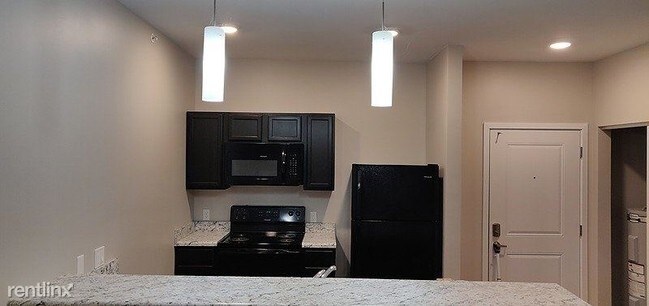 Foto del edificio - 1 br, 1 bath Apartment - 482 Marion Road 434