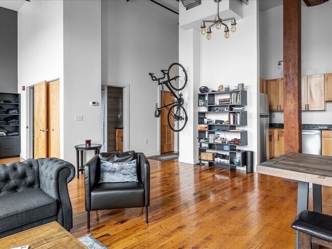 Foto del edificio - 05890 Atwells Ave