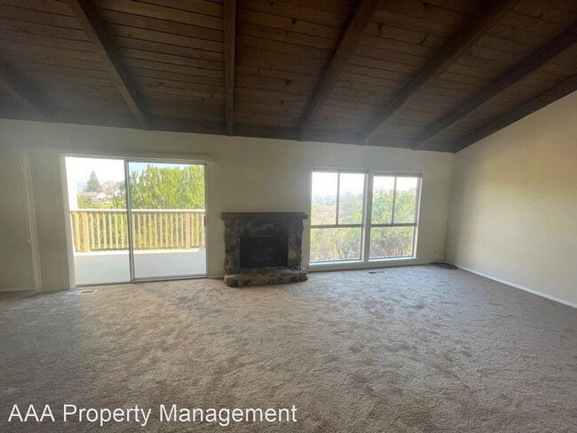 Building Photo - 2 br, 1.5 bath House - 451 Ridgeview Drive