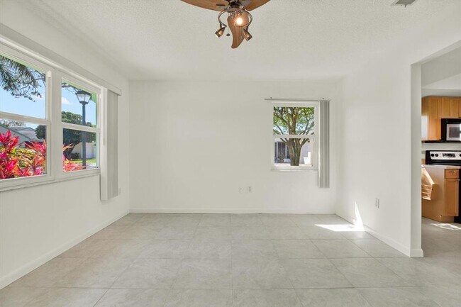 Foto del edificio - 3207 40th Ln S