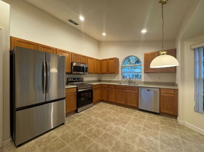 Building Photo - 16004 Blossom Hill Loop
