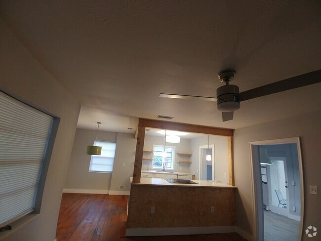 Building Photo - 3712 W Horatio St