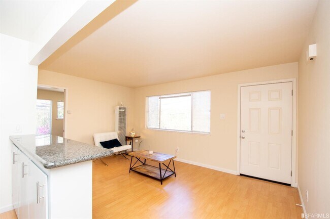 Building Photo - 459 Jersey St