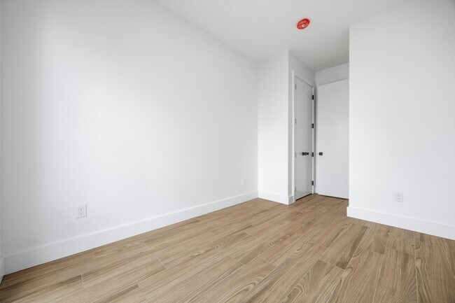 Foto del edificio - 379 Hawthorne St