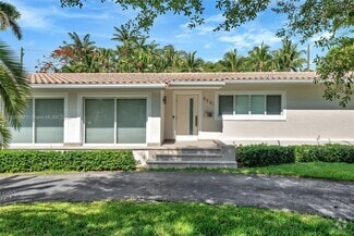 Building Photo - 8501 SW 54th Ct