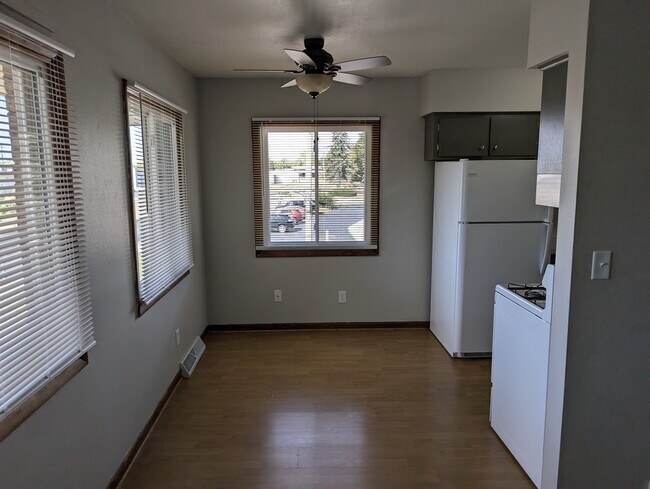 Building Photo - 528 Grand Ave