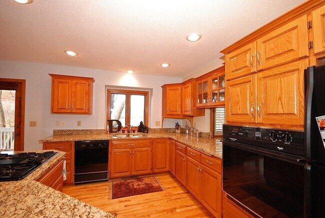 Foto del edificio - 4BR/3+1BA  Single Family House - Plymouth ...