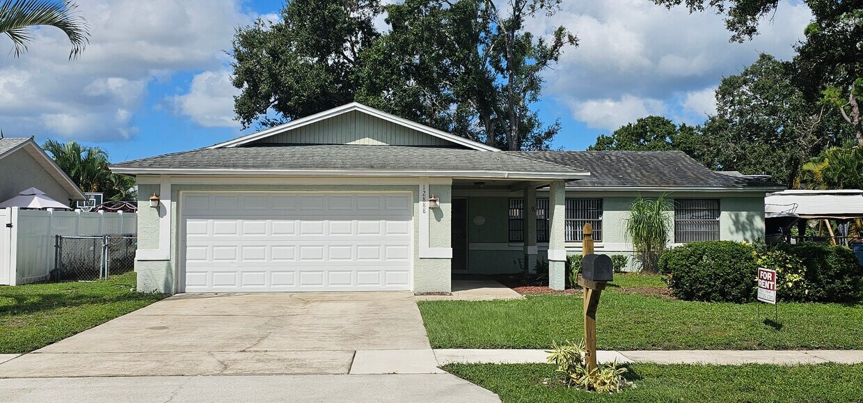 Photo - 12888 98th St N (Largo, FL)