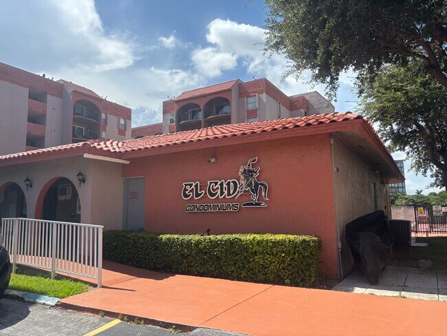 Foto del edificio - 5201 NW 7th St