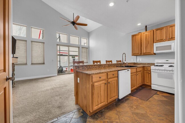 Foto del edificio - Crestview Condo - Kimball Junction