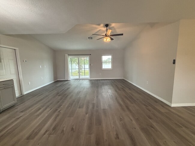 Building Photo - 3411 Swanee Rd