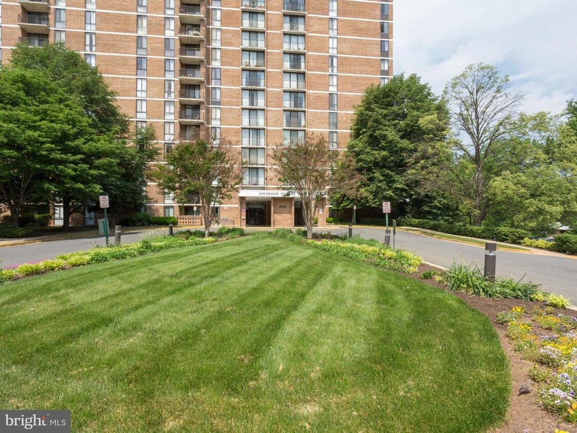 2311 Pimmit Dr Unit 504, Falls Church, VA 22043 Condo for Rent in