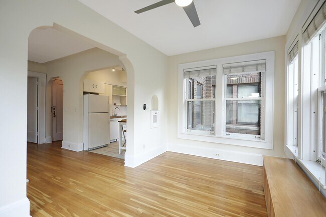 Foto del edificio - 2606 Humboldt Ave S