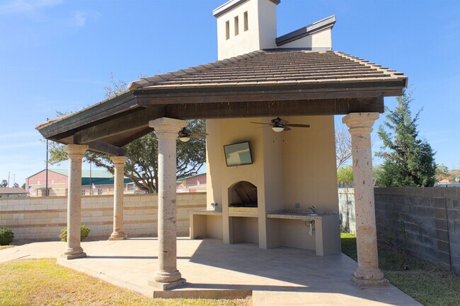 Foto del edificio - 10614 Kirby Dr