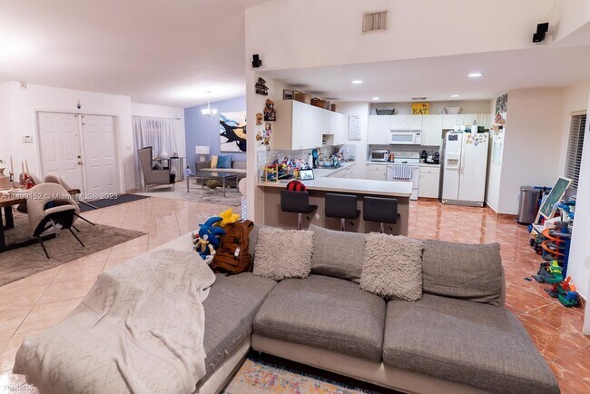 Foto del edificio - 4 br, 3 bath House - 3883 SW 150th Ct