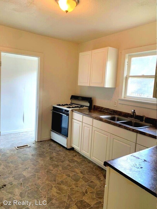 Building Photo - 2 br, 1 bath House - 1016 Eleanor