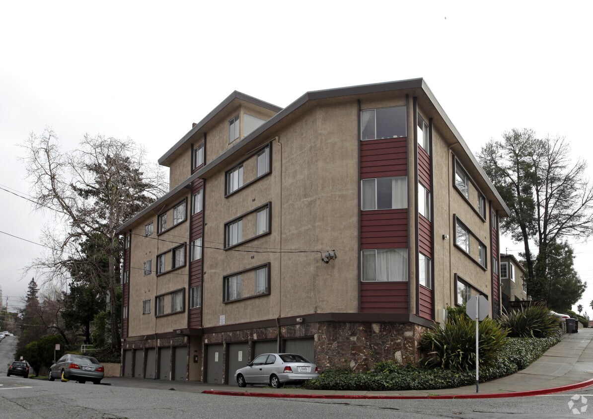 Foto principal - 2500 Ivy Dr