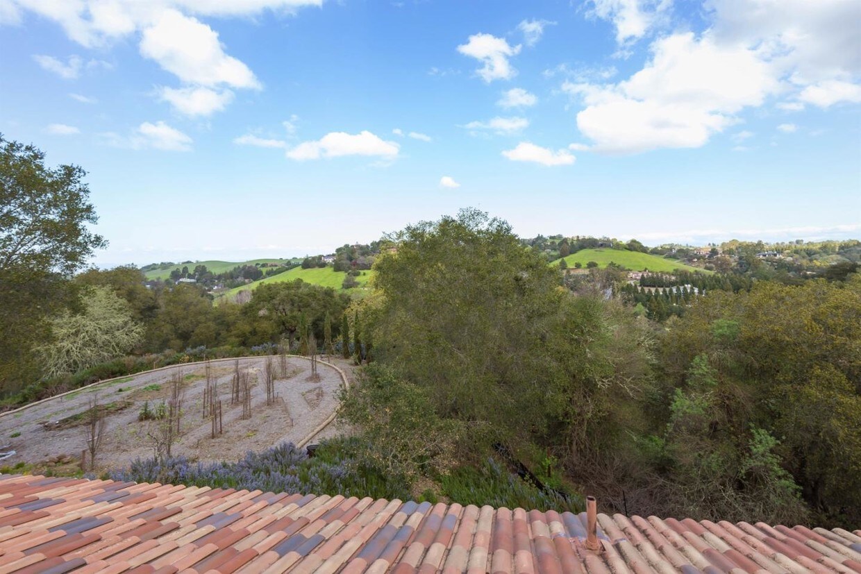 Primary Photo - 5 bedroom in Los Altos Hills CA 94022