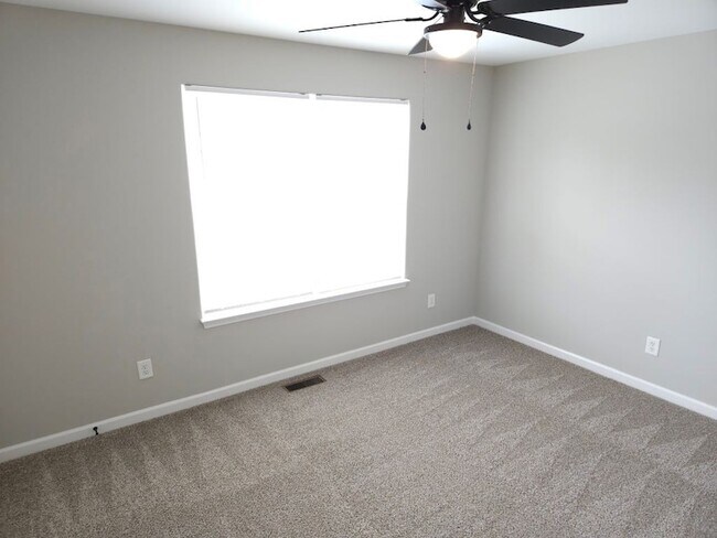 Foto del edificio - 705 Crestland Ave