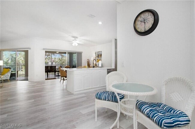 Foto del edificio - 700 Diamond Cir