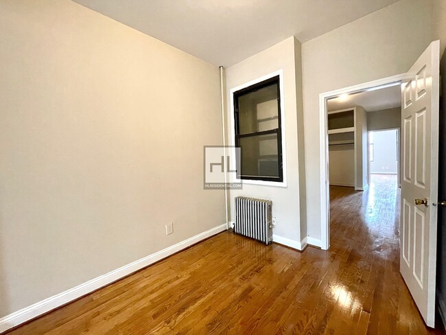Building Photo - Huge 1 Bed + Home Office | 1501 Broadway