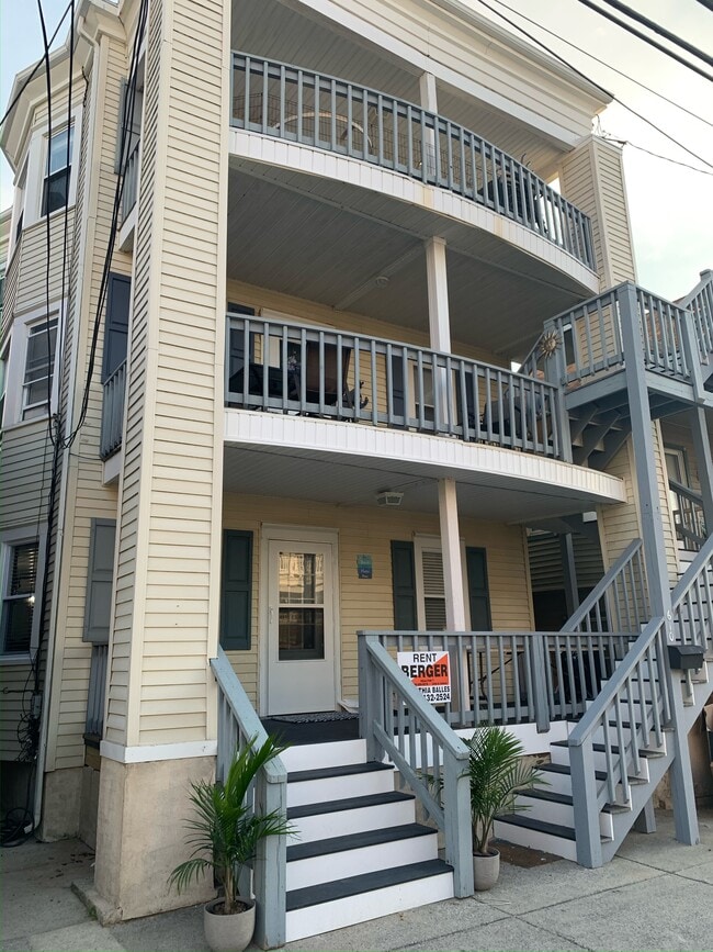 Building Photo - 610 Chelsea Pl
