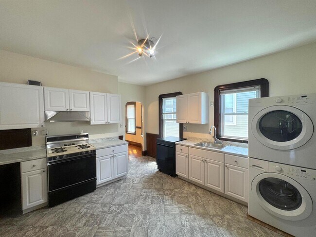 Foto del edificio - 298A Highland Ave