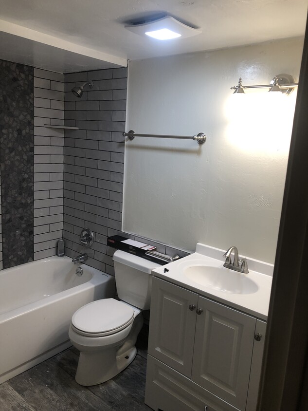 Foto principal - 2601 W Broadway Blvd