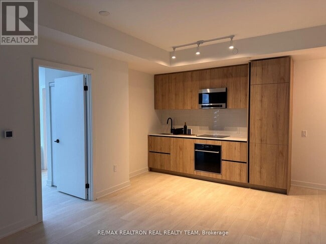 Photo du bâtiment - 127 Broadway Ave