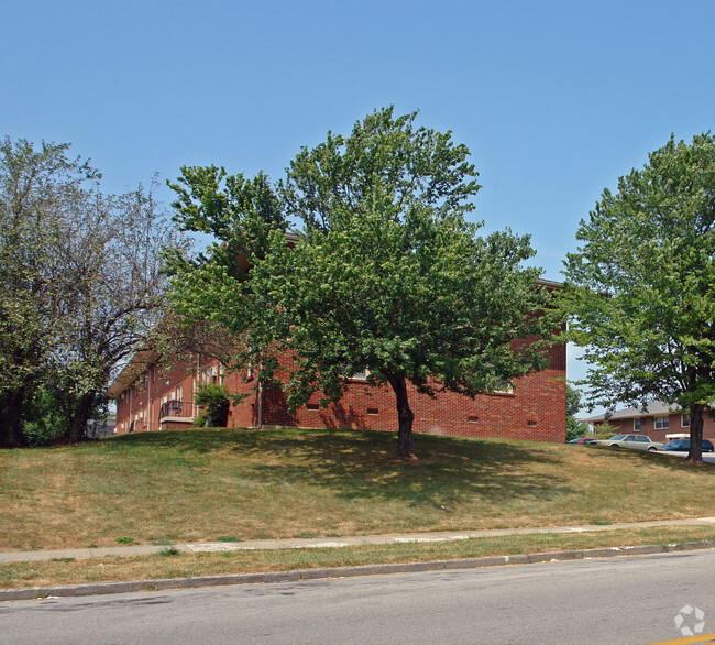 Building Photo - Pinewood Place
