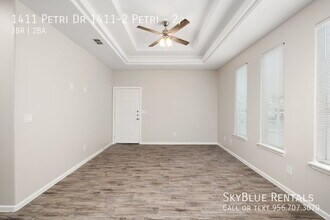 Building Photo - 1411 Petri Dr
