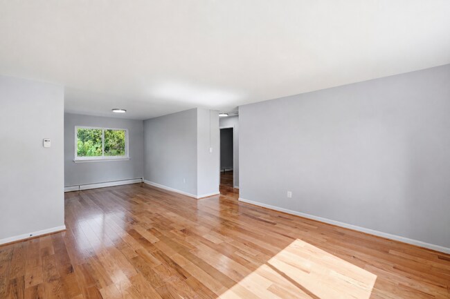 Building Photo - 7310 Columbia Ave