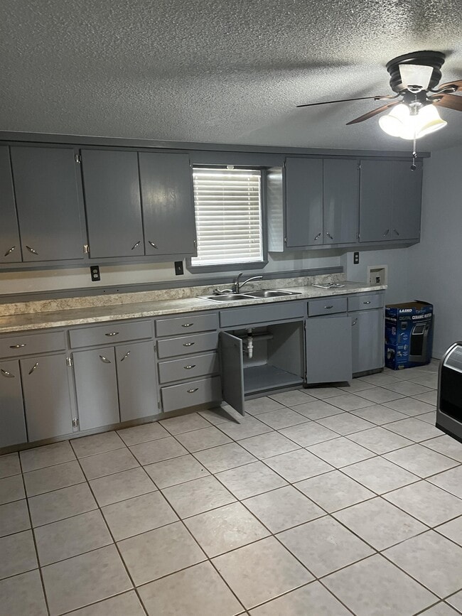 Building Photo - 16550 County Rd 1560