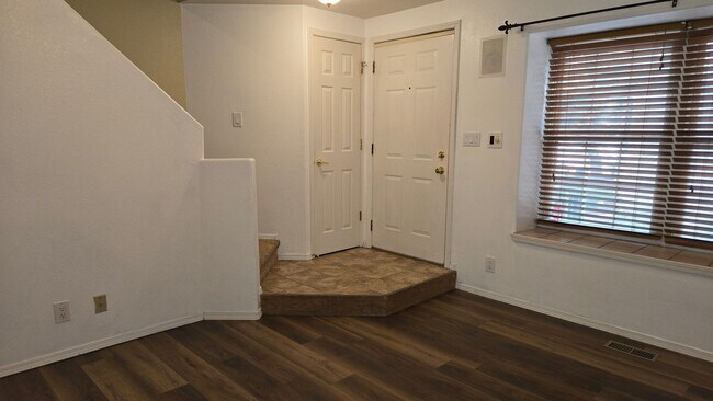 Building Photo - 6048 Colony Cir - Rockrimmon -  3 Bed/ 3 B...