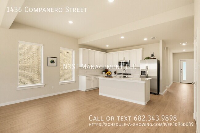 Building Photo - 1436 Companero St