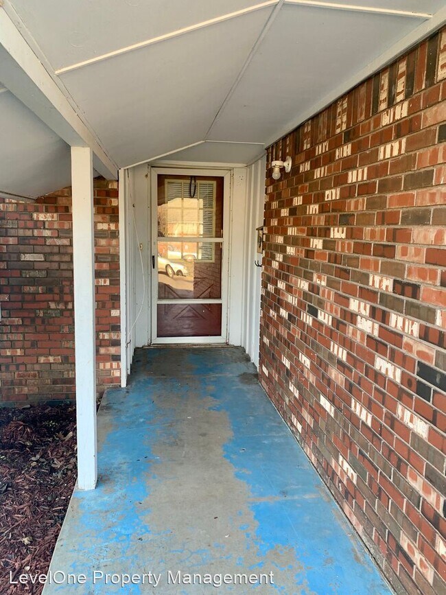 Building Photo - 3 br, 2 bath House - 2716 Chaucer Drive