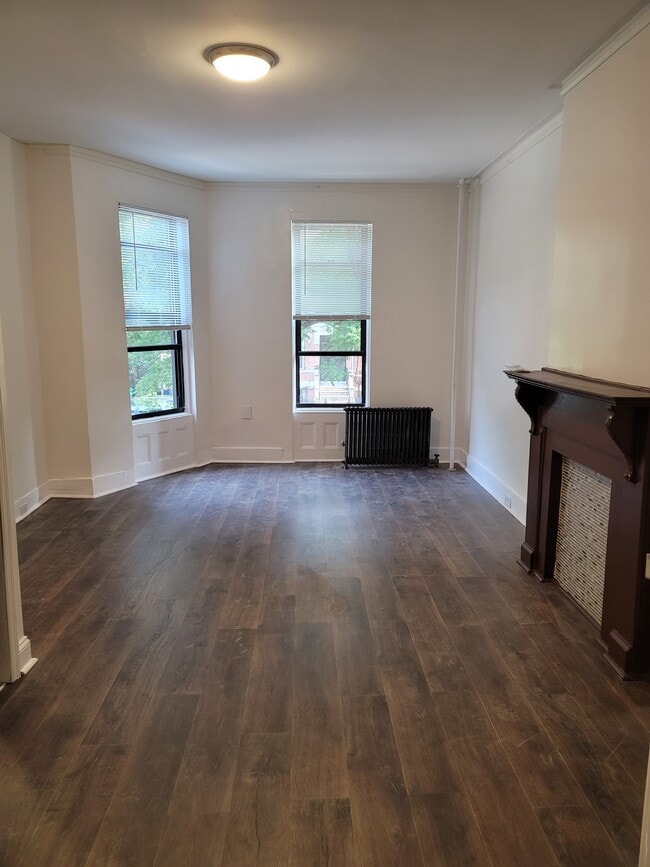 Building Photo - 525 Chauncey St