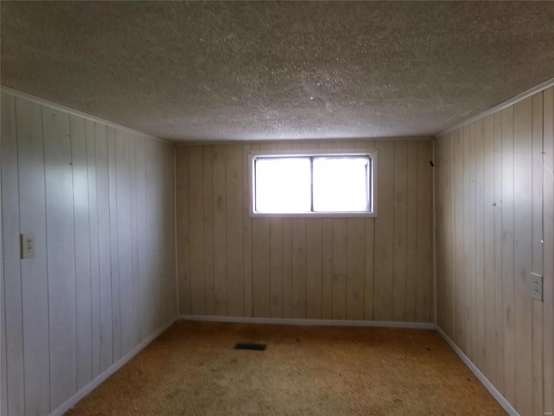 Building Photo - 611 Walnut St