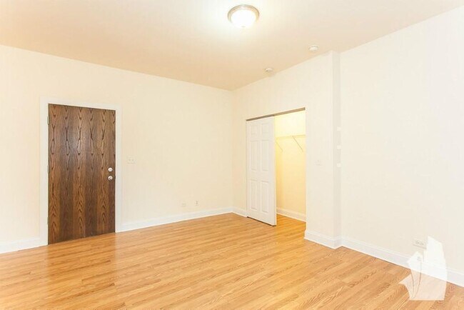 Foto del edificio - 2600 N Kimball Ave