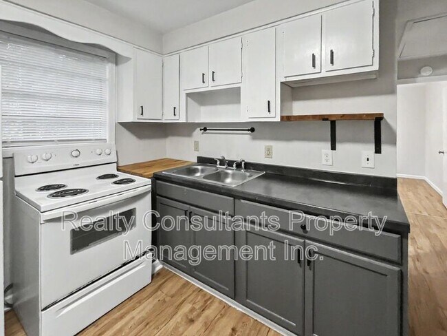 Foto del edificio - 1813 Walker Ave