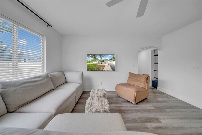 Foto del edificio - 5548 Dartmouth Ave N