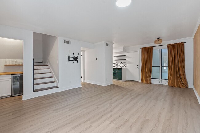 Foto del edificio - 5807 Coventry Ln