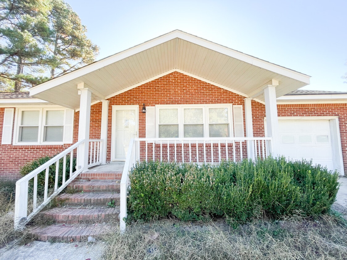 Foto principal - 306 Lloydwood Dr