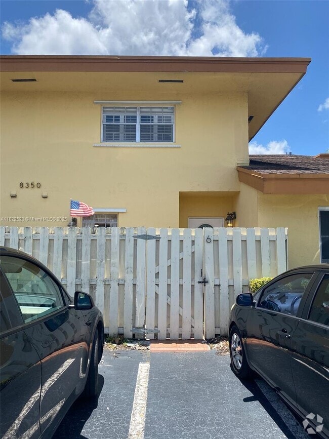 Building Photo - 8350 SW 154th Ave
