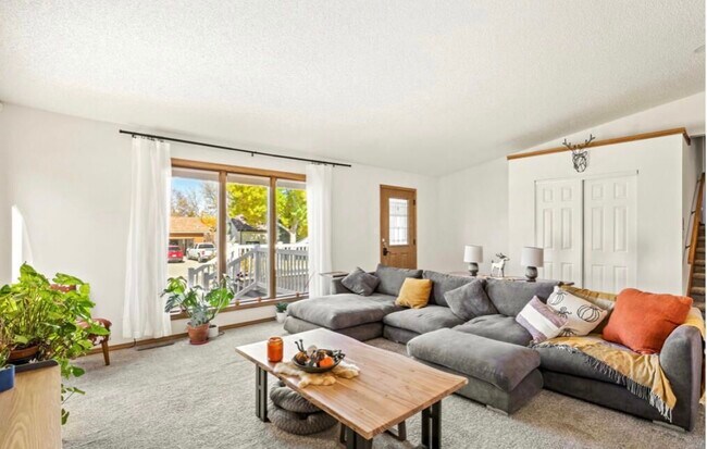 Foto del edificio - 1024 17th Ave SW