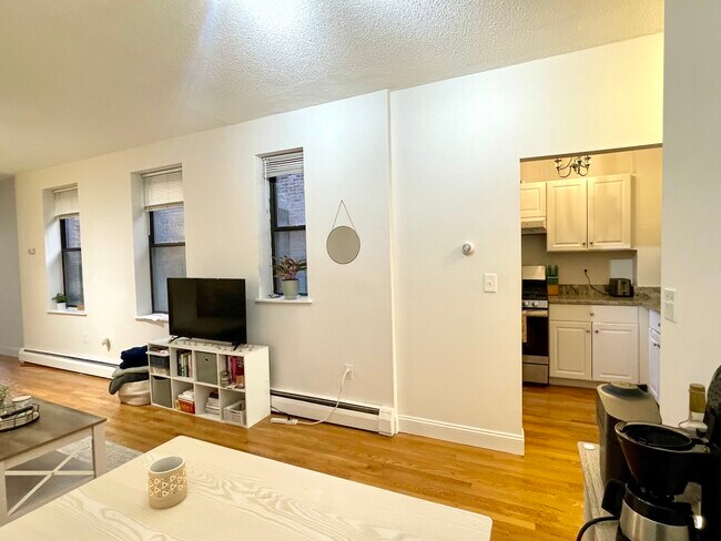 Foto del edificio - 213 E Berkeley St