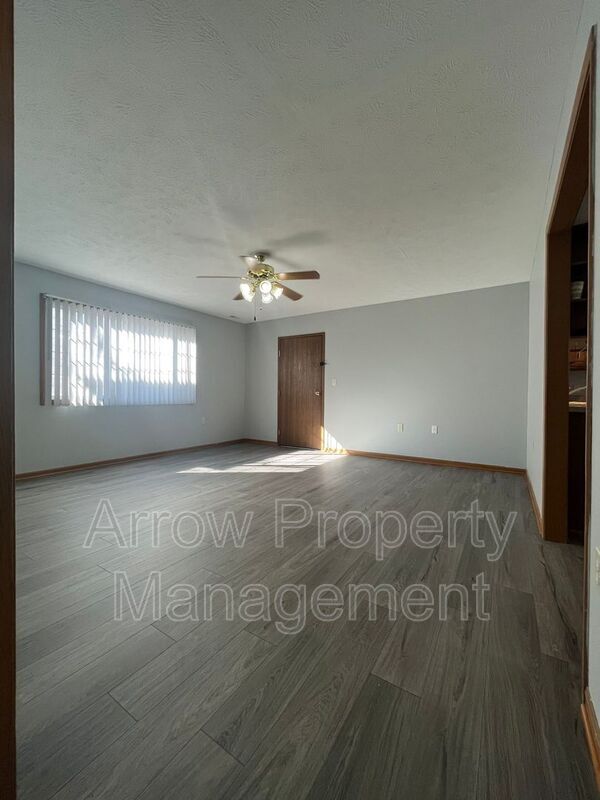 Foto del edificio - 525 Oak Rd