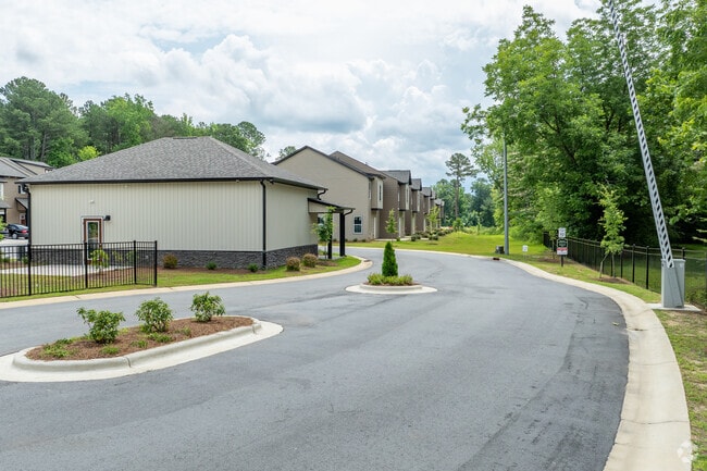 Entrada cerrada - Parkwood West Townhomes